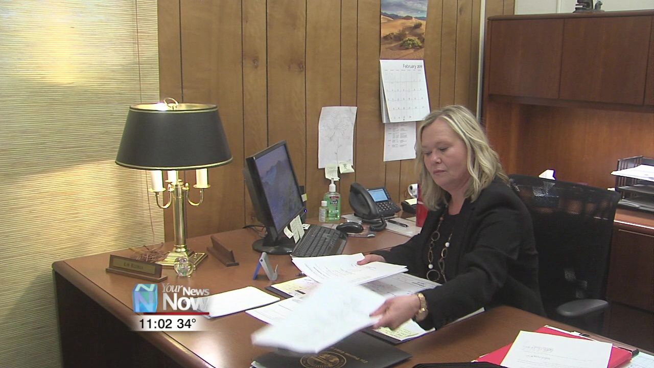 New Clerk of Courts sworn in for Putnam County 1.jpg